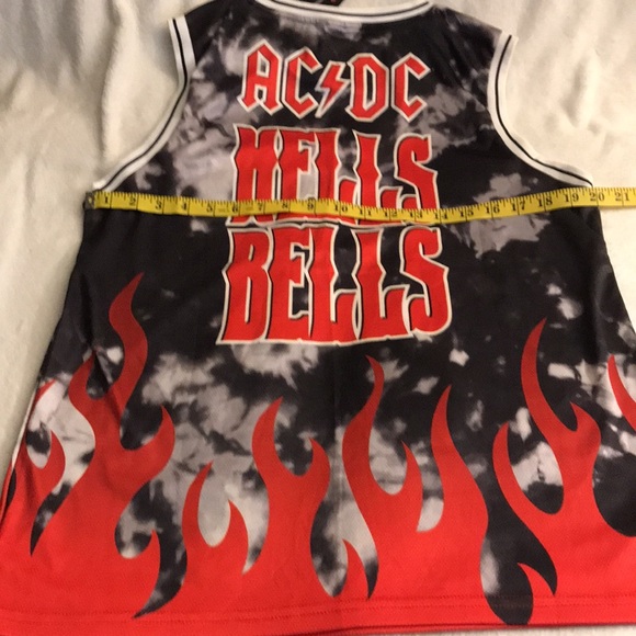 AC/DC 1980 Hells Bells Jersey Men’s Medium NWT - Picture 3 of 4